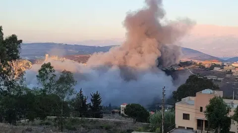 Israel's Bombing Raids Strike Southeastern Lebanon